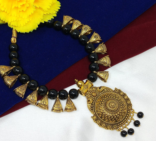 Timeless Elegance: Antique-Inspired Necklace for Vintage Glamour