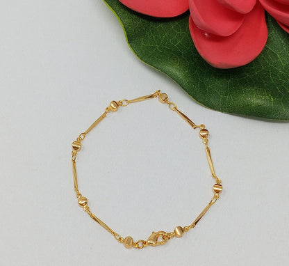 Golden Gleam: Simple Gold Bracelet for Subtle Style