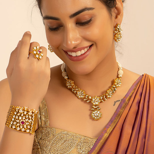 The Essence of Elegance Kundan Collection Jewelry Set